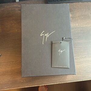 Giuseppe Zanotti empty shoe box & card authentication